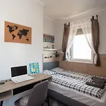 Sunny Near With 2br, Ac And Free Parking Apartment Vecses