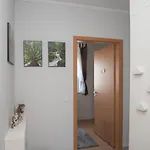 Apartment Sunny Near With 2br, Ac And Free Parking *