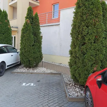Apartment Sunny Near With 2br, Ac And Free Parking