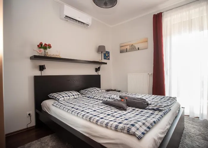 Sunny Near With 2br, Ac And Free Parking 베체스