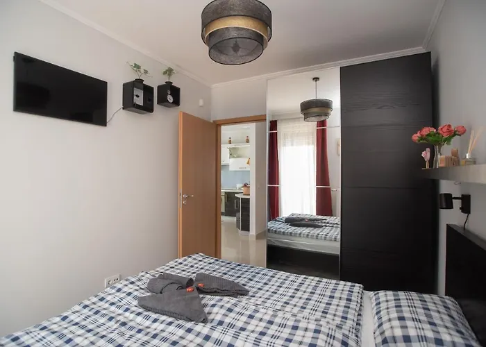 아파트 Sunny Near With 2br, Ac And Free Parking *