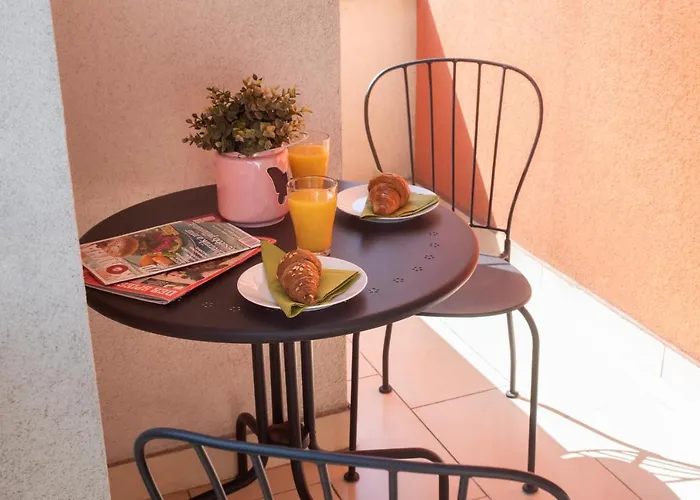Apartament Sunny Near With 2br, Ac And Free Parking *