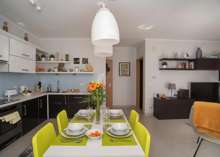 Sunny Near With 2br, Ac And Free Parking Apartament Vecsés